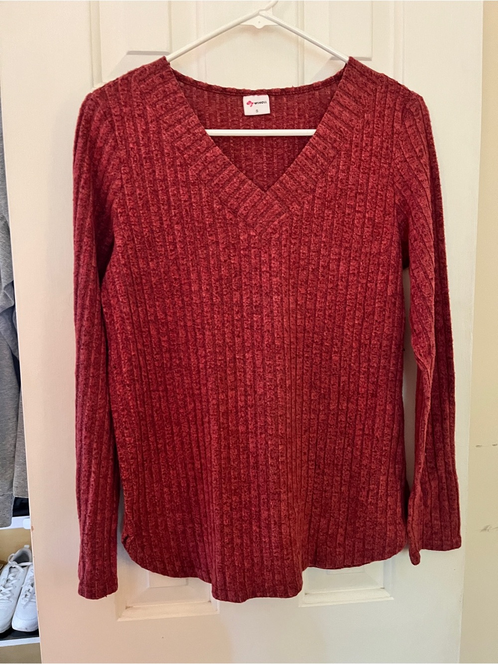 Cozy V-Neck Ribbed Sweater - pink